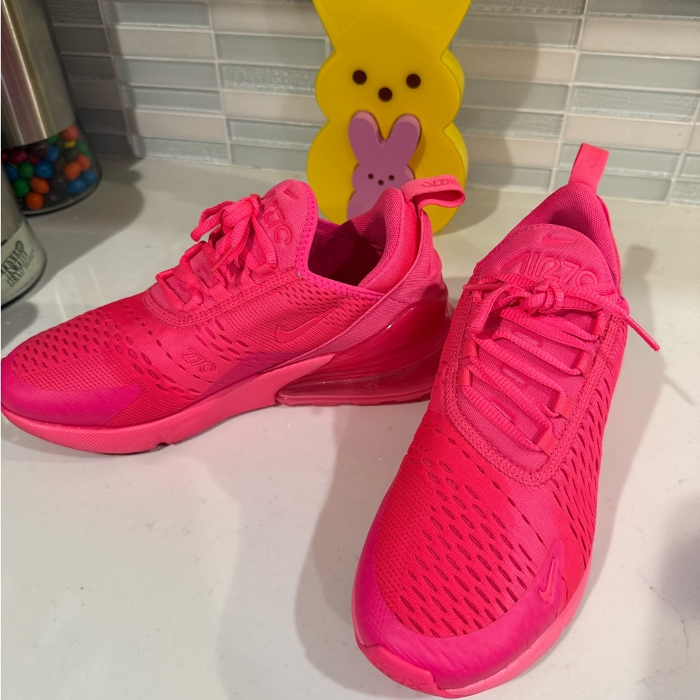 Nike Women’s AIR MAX270 HOTT PINK Sneakers